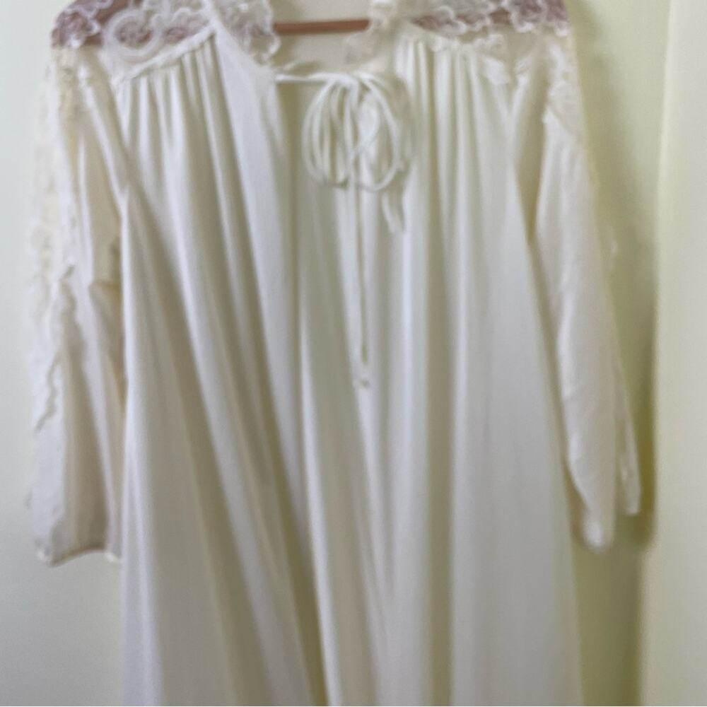 Vintage Ilise Stevens White Lace Nightgown Robe Made in USA SIZE SMALL - Picture 7 of 12